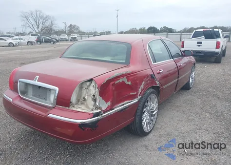 2006 Lincoln Town Car Signature Limited из США, поврежденный, VIN 1LNHM82V36Y649876